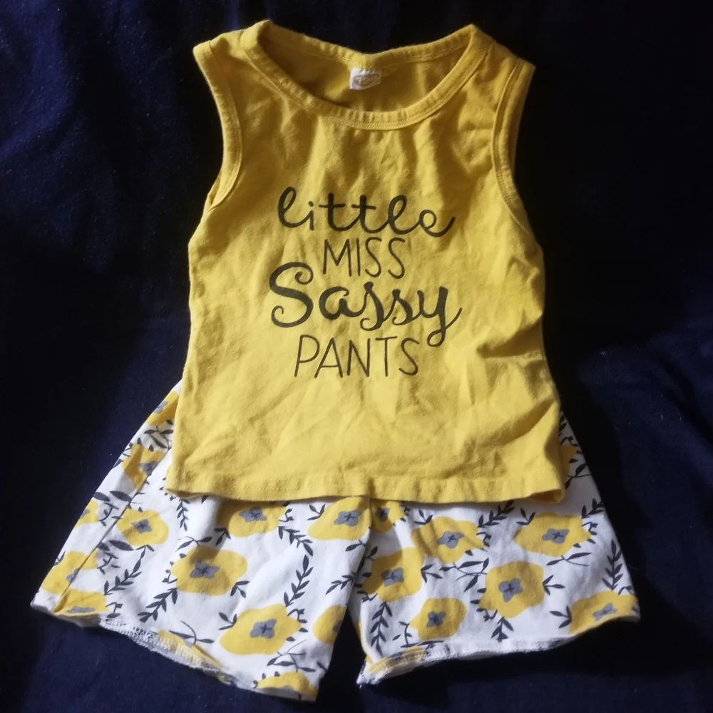 Fun yellow Sassy kids top/shorts set - Picture 1 of 5